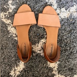 Breckelle Sandals